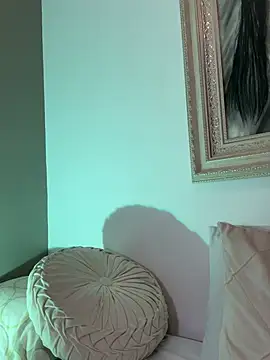 Mau_White