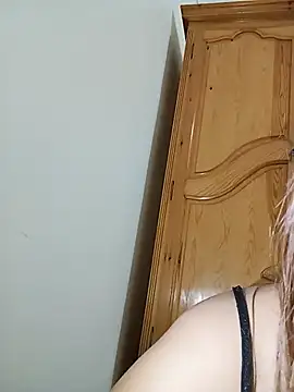 indilasixeey live cam on StripChat