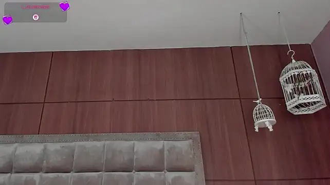 ZaraVesari live cam on StripChat