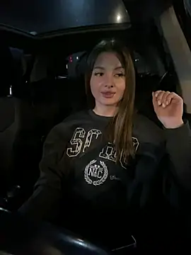 KrisMagnoly live cam preview