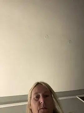 Blondnboujee53