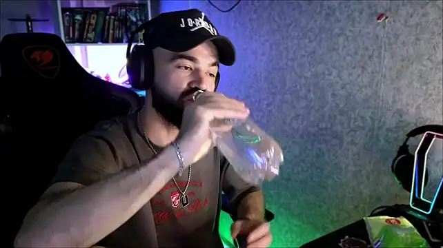 _Serious_Man live cam preview
