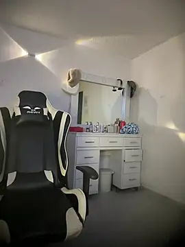 KatianPierce live cam preview