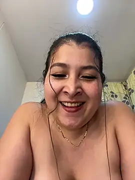 evelyn_1702 live cam preview