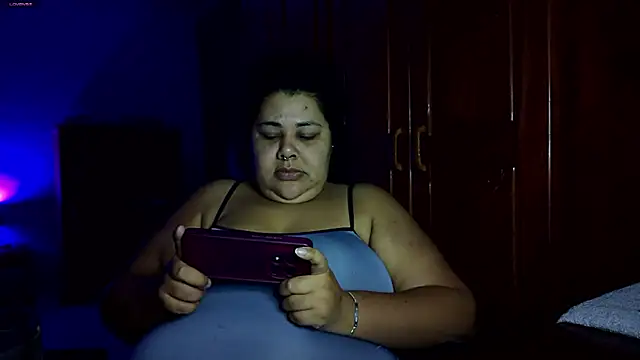 xlatinastar live cam preview
