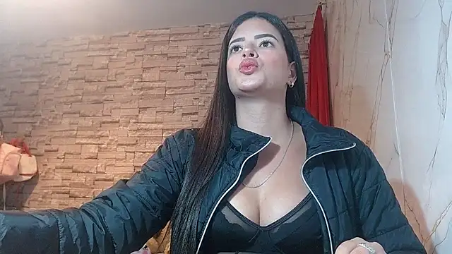 Mia_Sain