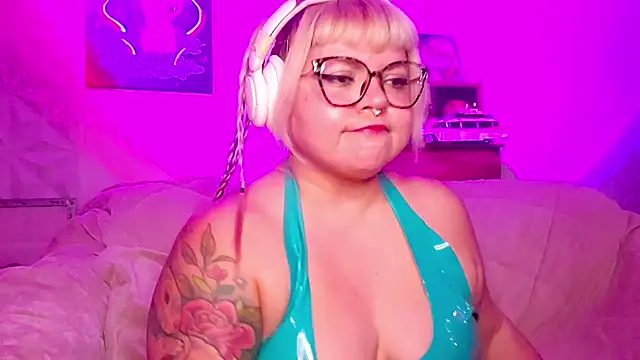 Satyn_doll