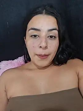 Maite_4 live cam on StripChat