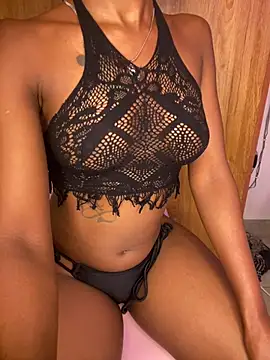 Naughtynovaaa live cam on StripChat
