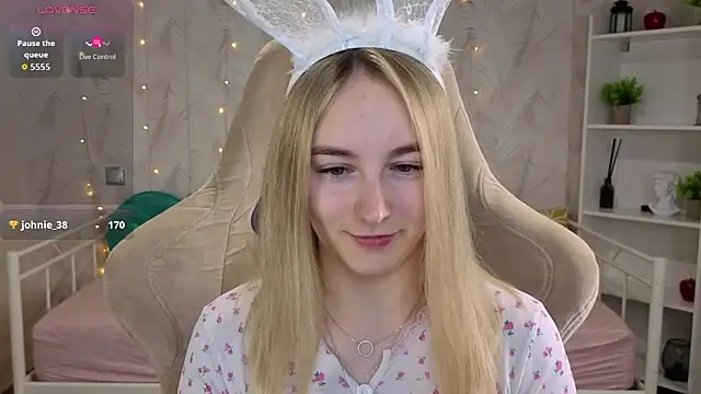 Shy_Polly