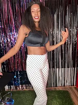 ShantelSexyYoungMilfie