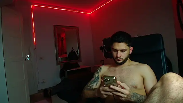 TroyWadee live cam on StripChat
