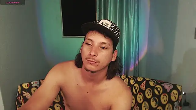 MrKingsaintx live cam on StripChat