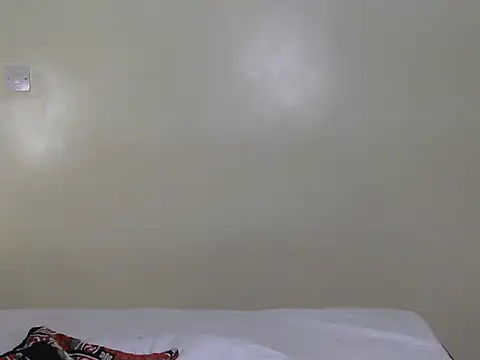 petite_emerald live cam preview