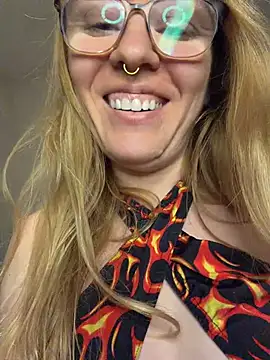 peachyparisss live cam preview
