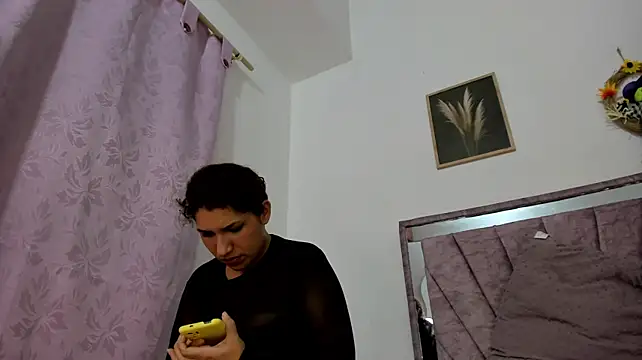 EmeraldBlonde live cam preview
