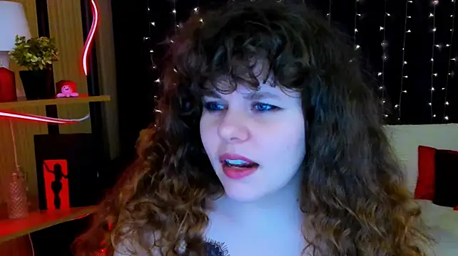CurlyMagicc live cam preview