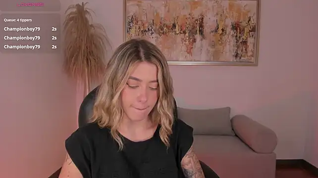 EveBensonX live cam preview