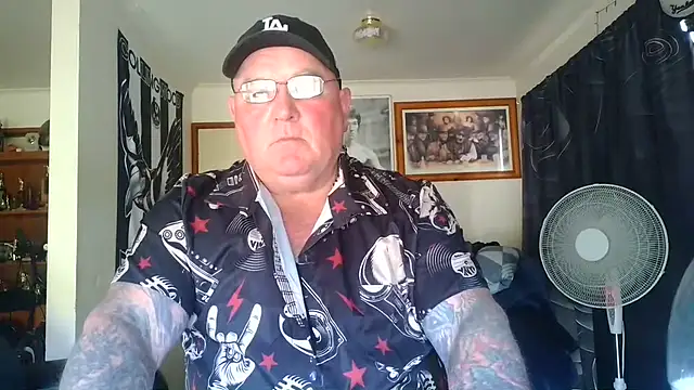 KINKYBLUEYES69 on Stripchat