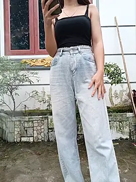 Leleiuu7789 webcam