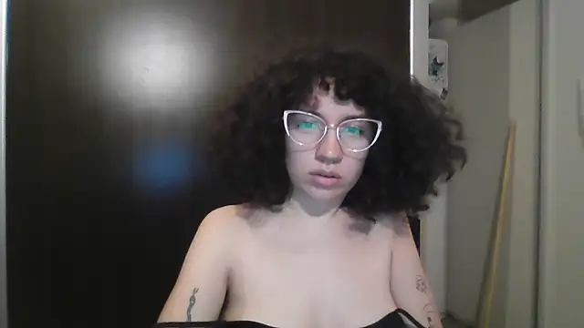 loliporomero live cam on StripChat