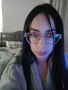 YaraDuartee live cam on StripChat