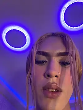 Brooklyncutesex live cam on StripChat