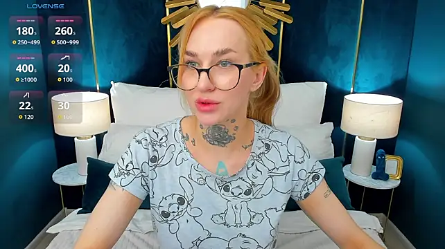 DeepLaura live cam on StripChat