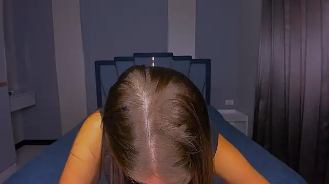 AlexaBarkley live cam on StripChat