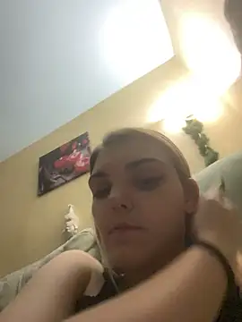 FlirtyLolaa live cam preview