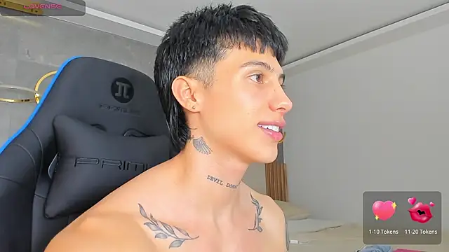 Samuell_777 live cam on StripChat