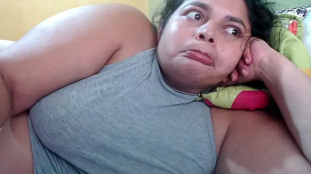 yulieth_bbw live cam on StripChat