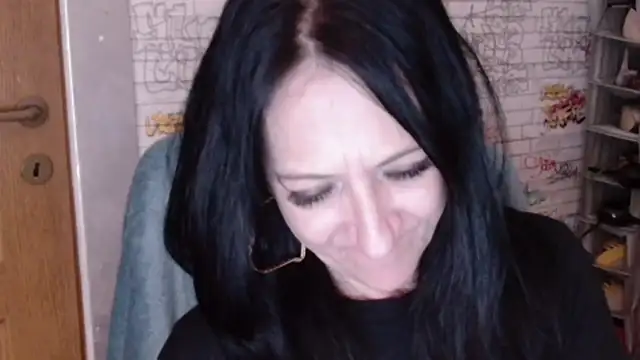 DebraMilf live cam preview