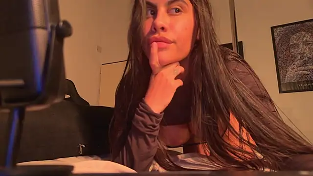 Capriciousmiyah live cam preview