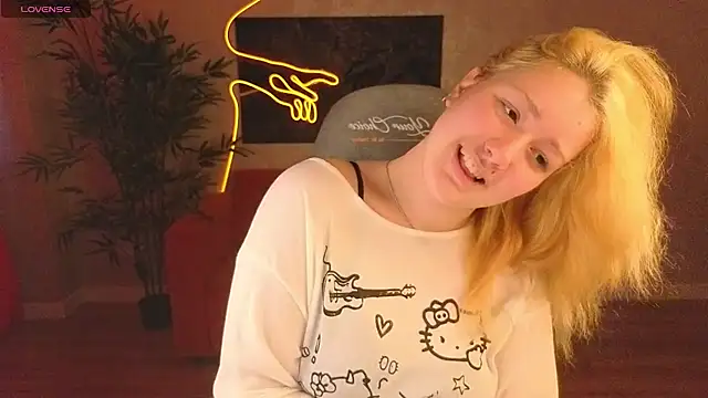 Lollybunnyy webcam