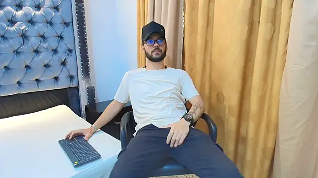 MATHY_ROBERT2 live cam preview