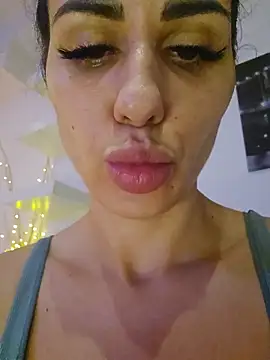 KatiaDivine webcam