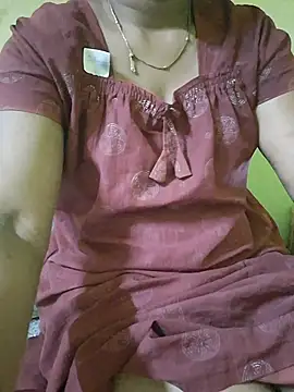 Tamil_hot_leena live cam on StripChat