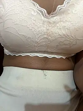 LuxeAura live cam preview