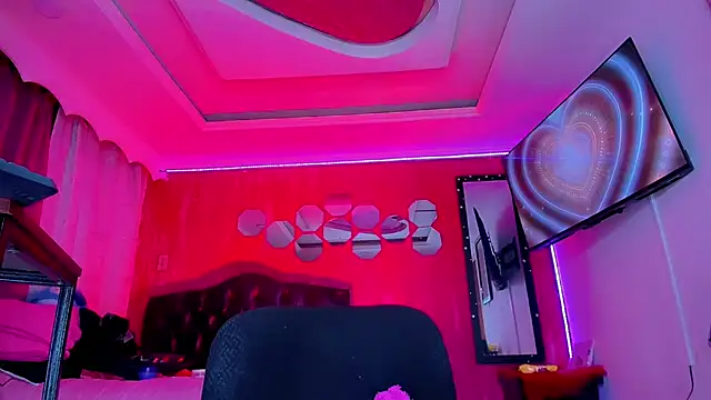 TiffanyMackensyy live cam on StripChat