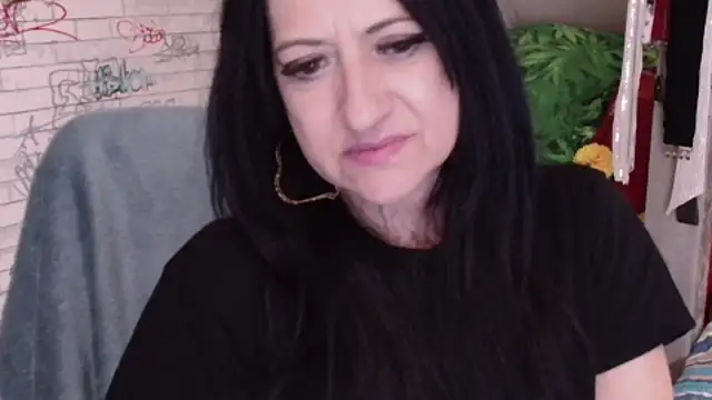DebraMilf webcam