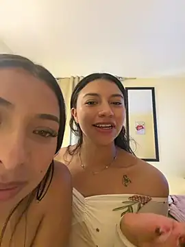 CocoaGigiMuse live cam preview