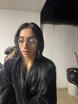 Lucyjoi live cam on StripChat