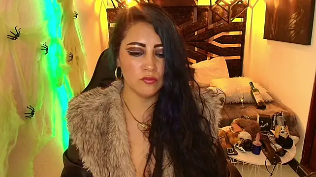 scarleth_blue