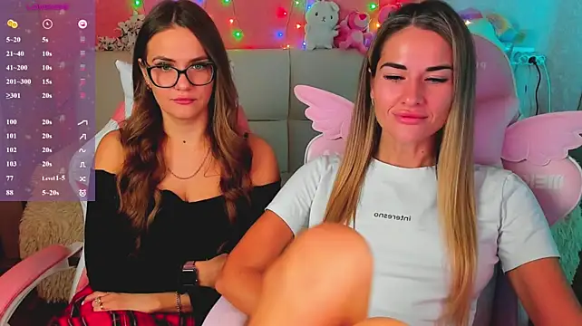 hotty_girls_here