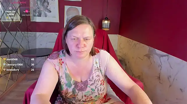 KellyPerfection live cam on StripChat