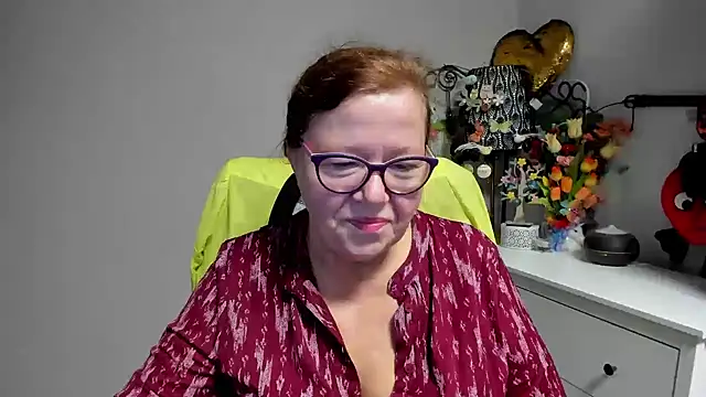 Adelewildx live cam on StripChat