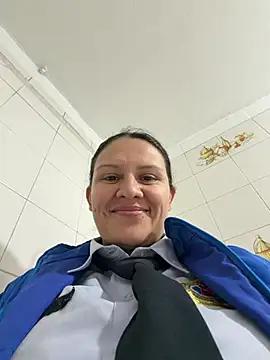 xiomi_milf live cam on StripChat