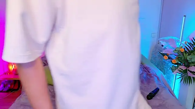Ariana_Petite