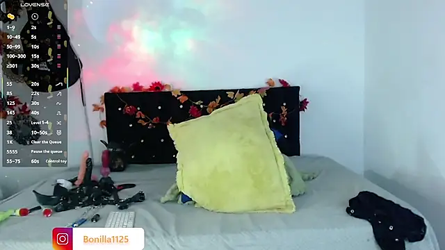 PaleVibes live cam preview